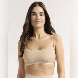 Seamless Scoop Neck Bralette in Nude